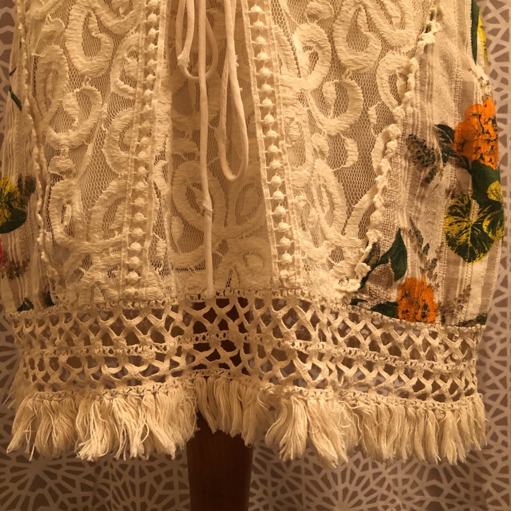 Hot & Delicious Size Medium Floral Lace Dress - Picture 4 of 13